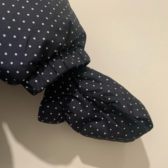 Gap one piece snowsuit size 6-12 months. - Picture 7 of 7